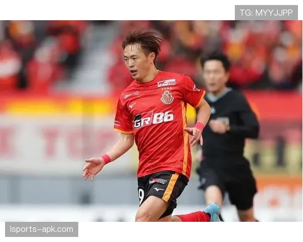 萨拉赫边路爆点持续压制防线,关键战主导进攻趋势 萨拉赫边路爆点持续压制防线,关键战主导进攻趋势